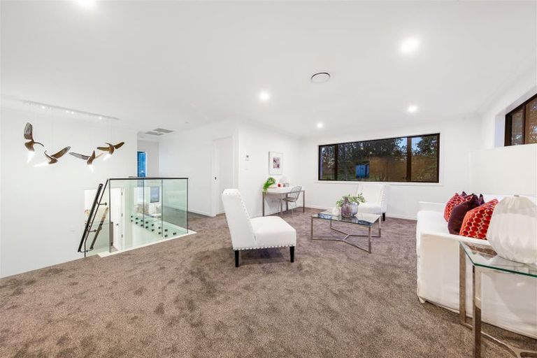 Photo of property in 3 Ridgelea Road, Long Bay, Albany, 0792