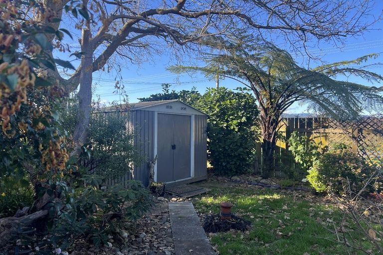 Photo of property in 2 Jervois Terrace, Ohau, Levin, 5570