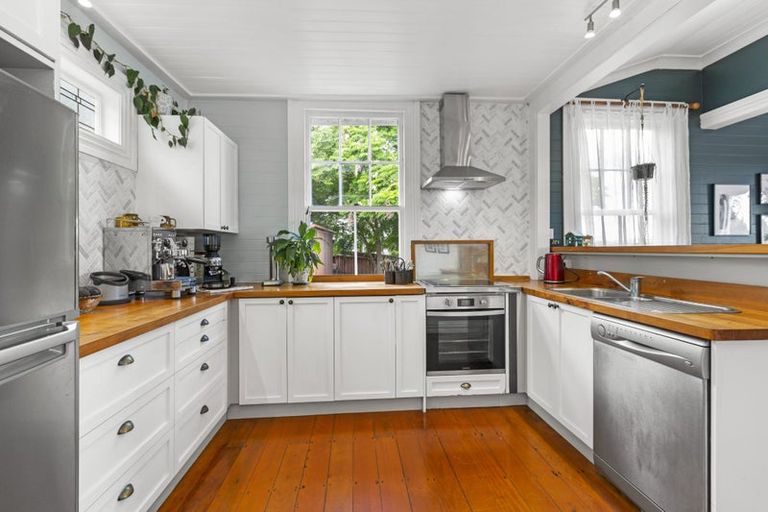 Photo of property in 23 Main Road, Raglan, 3225