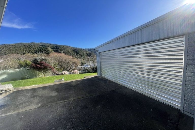 Photo of property in 4 Parenga Street, Wainuiomata, Lower Hutt, 5014