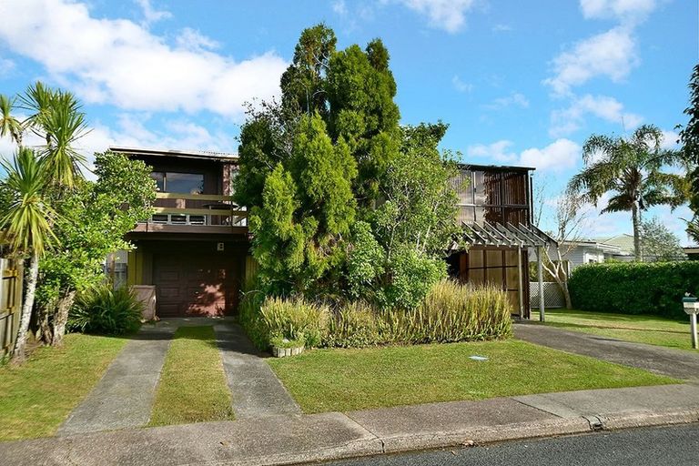 Photo of property in 20 Walton Street, Red Beach, 0932