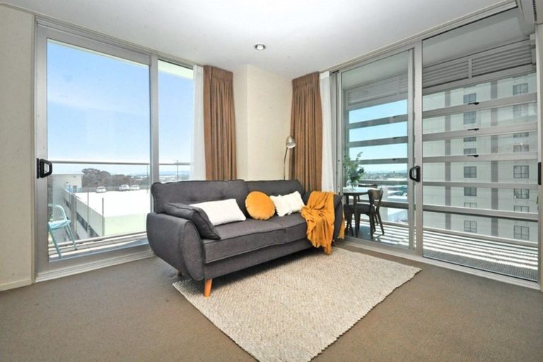 Photo of property in Proximity Apartments, 602/17 Osterley Way, Manukau, Auckland, 2104