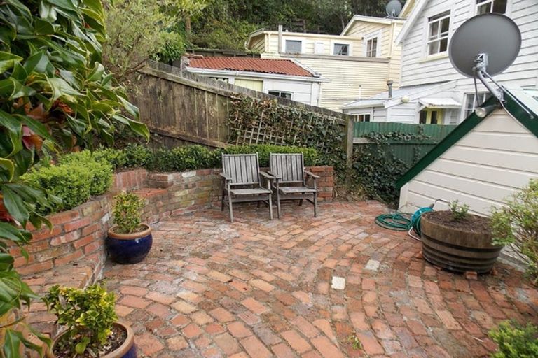Photo of property in 19 Ascot Street, Thorndon, Wellington, 6011
