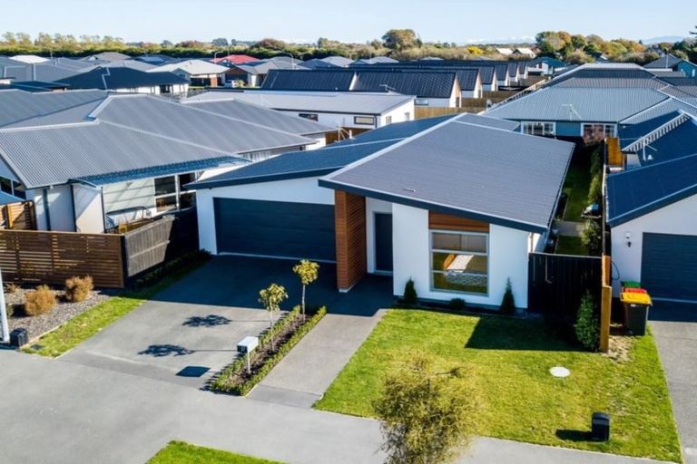 Photo of property in 37 William Nicholls Drive, Belfast, Christchurch, 8051