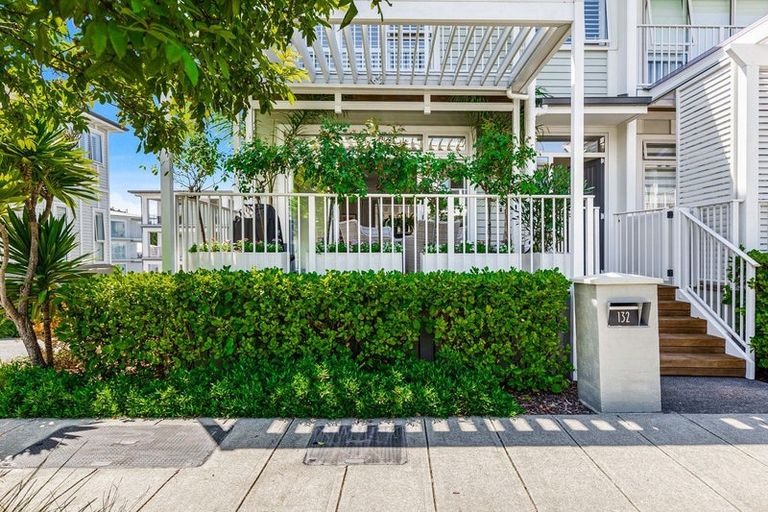 Photo of property in 132 Landmark Terrace, Orewa, 0931