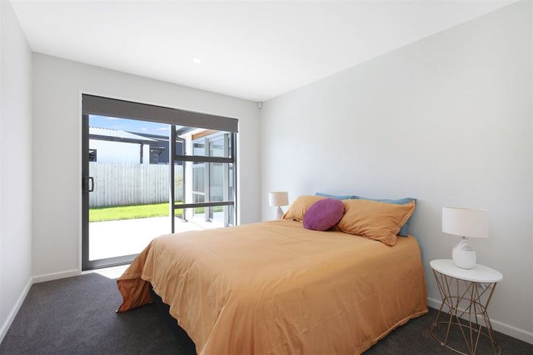 Photo of property in 2 Loch Tanna Way, Broomfield, Christchurch, 8042