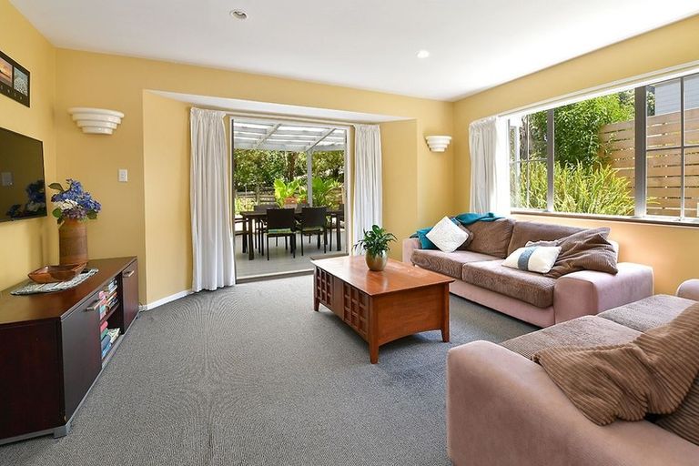 Photo of property in 16 Kenneth Hopper Place, Manly, Whangaparaoa, 0930