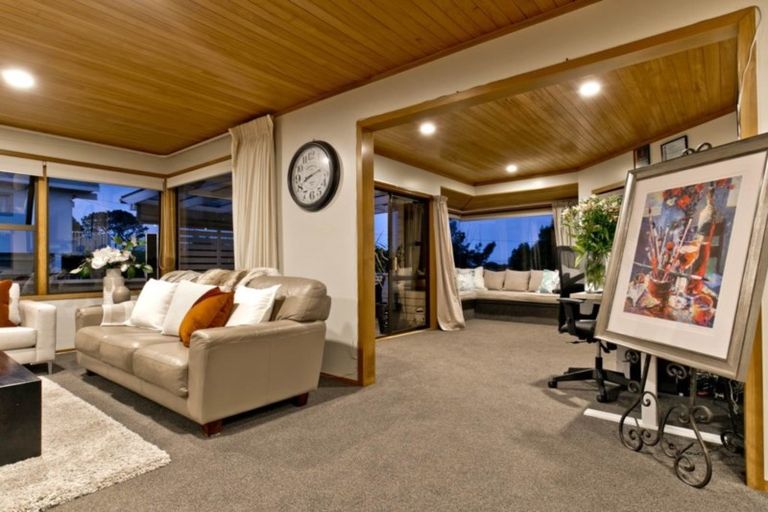 Photo of property in 11 Park Rise, Campbells Bay, Auckland, 0630