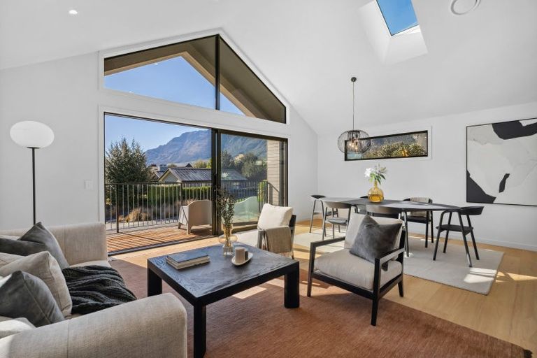 Photo of property in 45a Mcadam Drive, Jacks Point, Queenstown, 9371