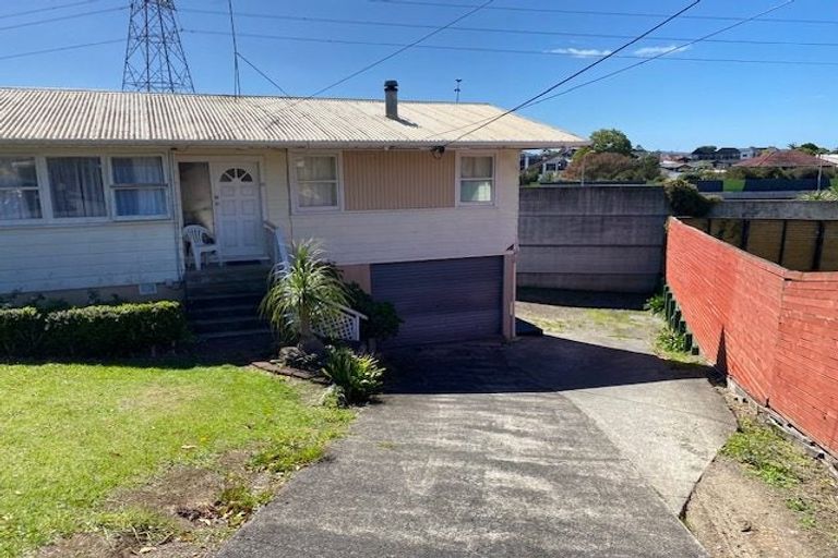 Photo of property in 16 Milich Terrace, Te Atatu South, Auckland, 0610