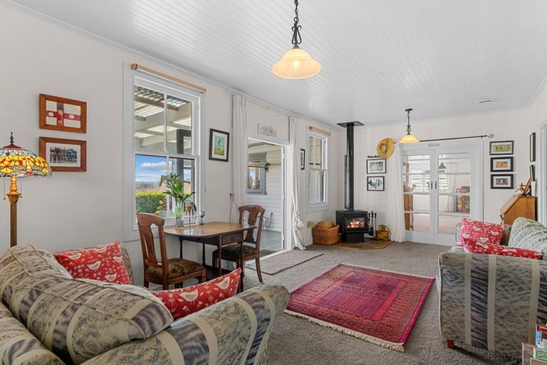 Photo of property in 956 Oneriri Road, Kaiwaka, 0573