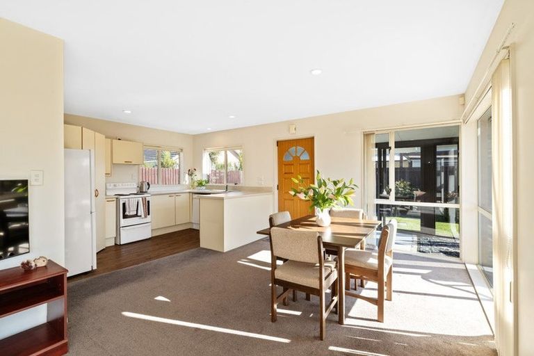 Photo of property in 2/28 Hay Street, Bromley, Christchurch, 8062