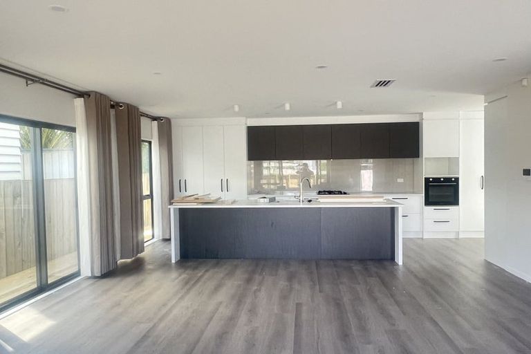 Photo of property in 133b Sunnynook Road, Forrest Hill, Auckland, 0620