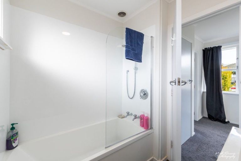 Photo of property in 1/400 Fergusson Drive, Heretaunga, Upper Hutt, 5018