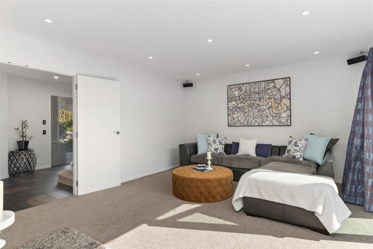 Photo of property in 1 Coburn Place, Lake Hayes, Queenstown, 9304