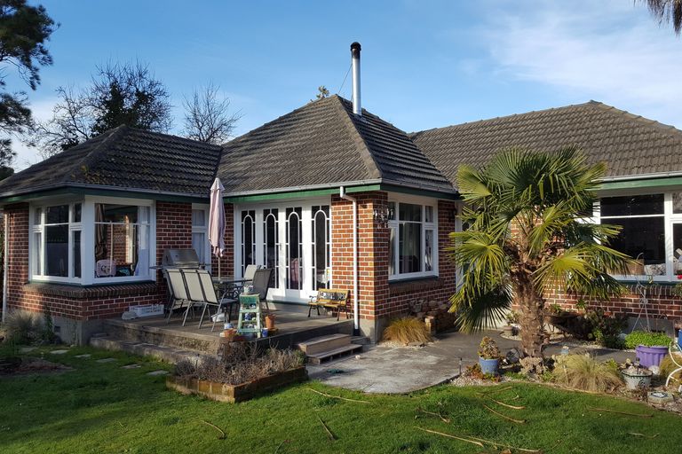 Photo of property in 27 Barclay Place, Burwood, Christchurch, 8061