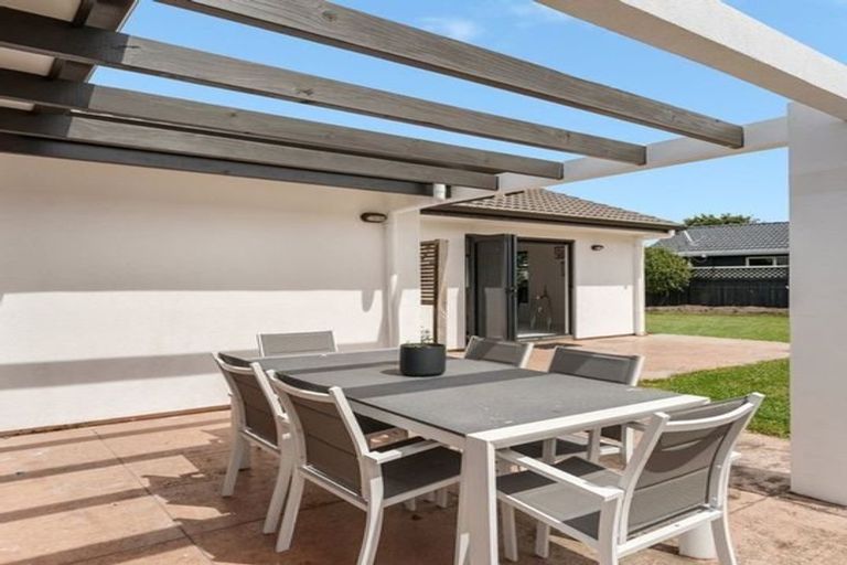 Photo of property in 98 Santa Monica Drive, Papamoa Beach, Papamoa, 3118