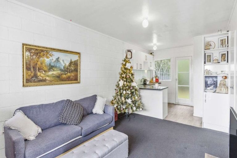 Photo of property in 3/19a Verbena Road, Birkdale, Auckland, 0626