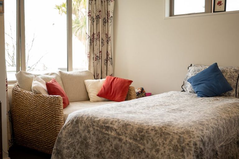 Photo of property in 29 Moncks Spur Road, Redcliffs, Christchurch, 8081