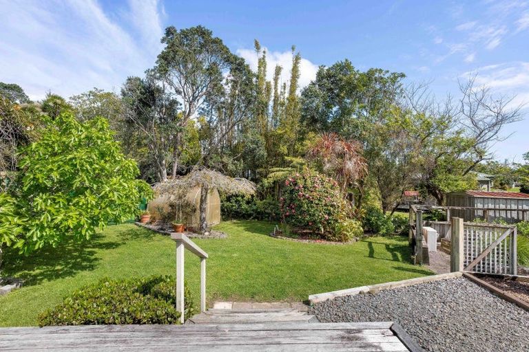 Photo of property in 16 Mount Avenue, Pauanui, Hikuai, 3579