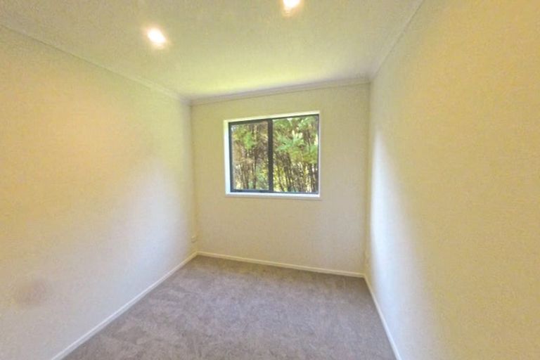 Photo of property in 106 George Deane Place, Greenhithe, Auckland, 0632