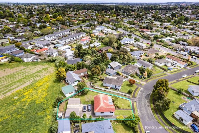 Photo of property in 13 Leatham Crescent, Opaheke, Papakura, 2113