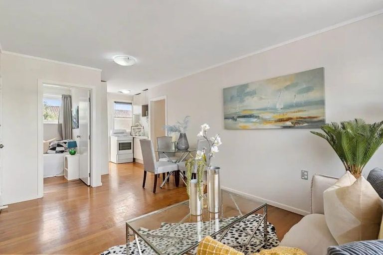 Photo of property in 2/33 Kitchener Road, Sandringham, Auckland, 1025