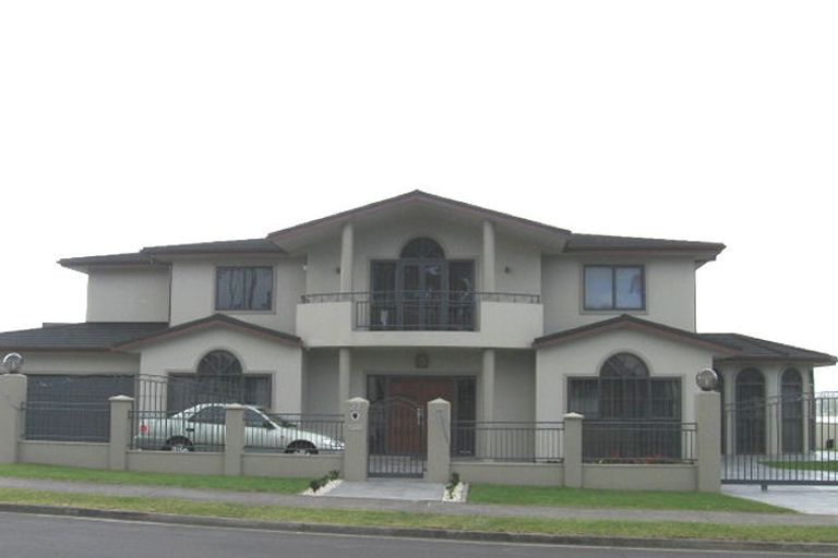 Photo of property in 22 Mansion Court, West Harbour, Auckland, 0618