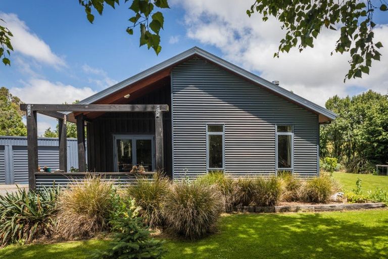 Photo of property in 5693 West Coast Road, Springfield, 7681