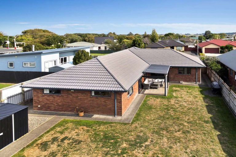 Photo of property in 4 Barry Curtis Place, Levin, 5510