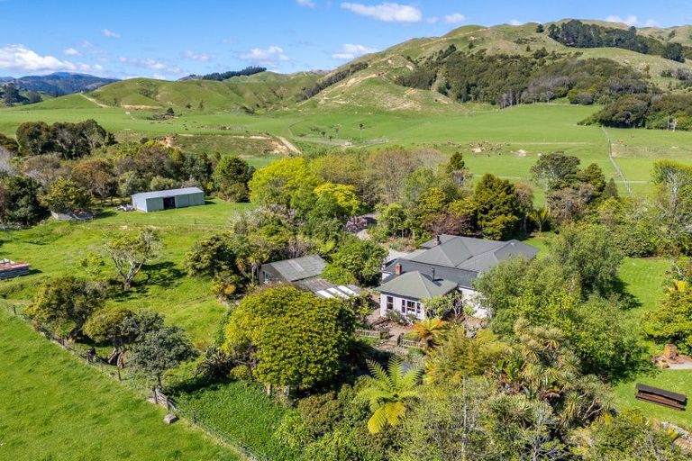 Photo of property in 81 Hautere Cross Road, Te Horo, Otaki, 5582