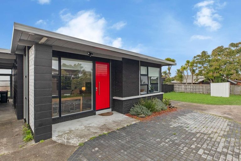Photo of property in 3/132 Onewa Road, Northcote, Auckland, 0627