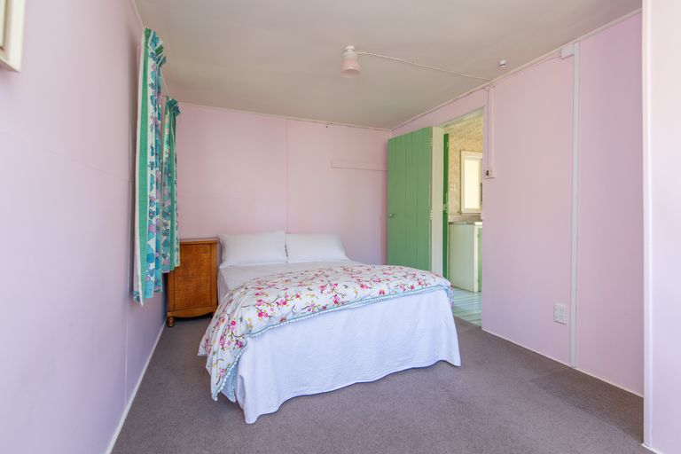 Photo of property in 34 Ferry Road, Woodend Beach, Kaiapoi, 7691