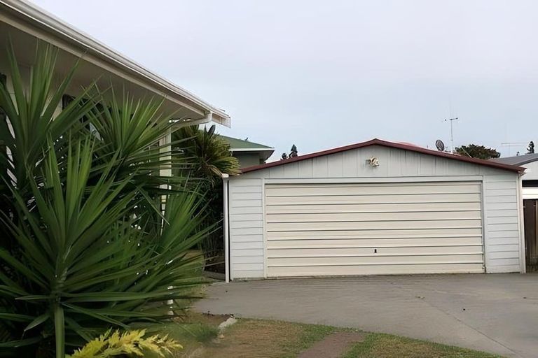 Photo of property in 45 Gilbass Avenue, Hamilton Lake, Hamilton, 3204