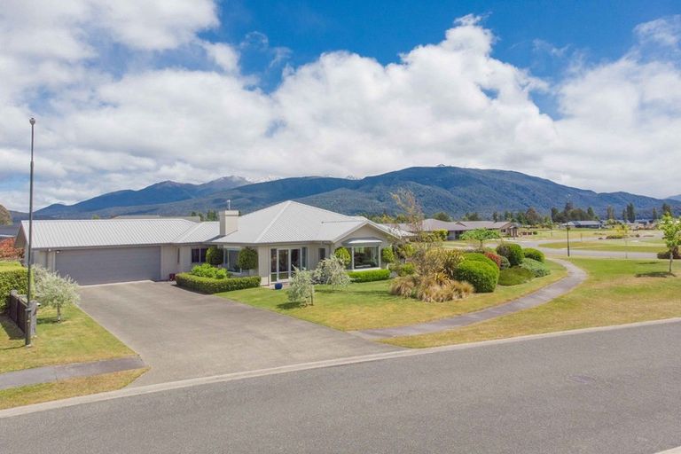 Photo of property in 40 Breaksea Street, Te Anau, 9600