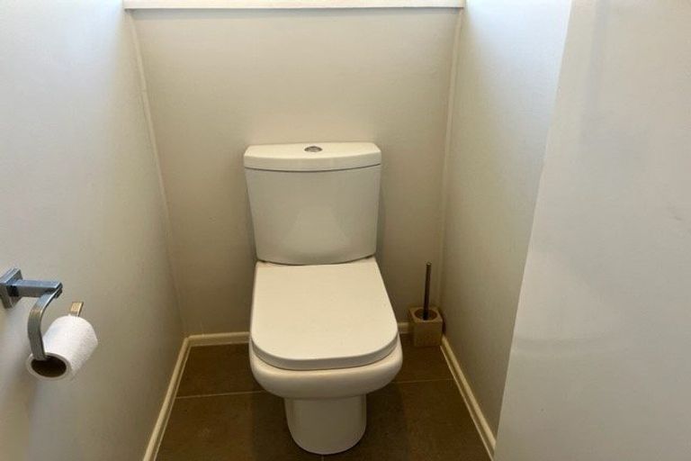 Photo of property in 7 Seymour Road, Mellons Bay, Auckland, 2014