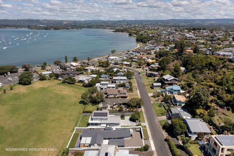 Photo of property in 26 Harbour View Road, Omokoroa, 3114