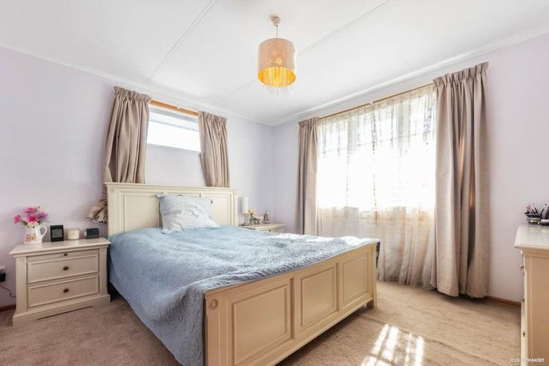 Photo of property in 15 Astley Avenue, New Lynn, Auckland, 0600