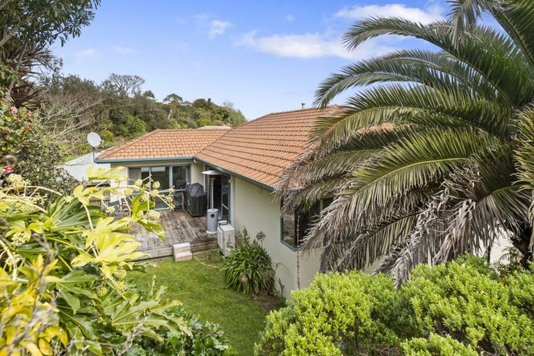 Photo of property in 30 Capricorn Place, Kawaha Point, Rotorua, 3010
