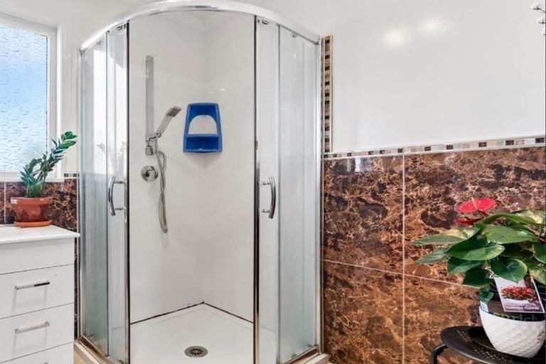 Photo of property in 93 Beaumonts Way, Manurewa, Auckland, 2102