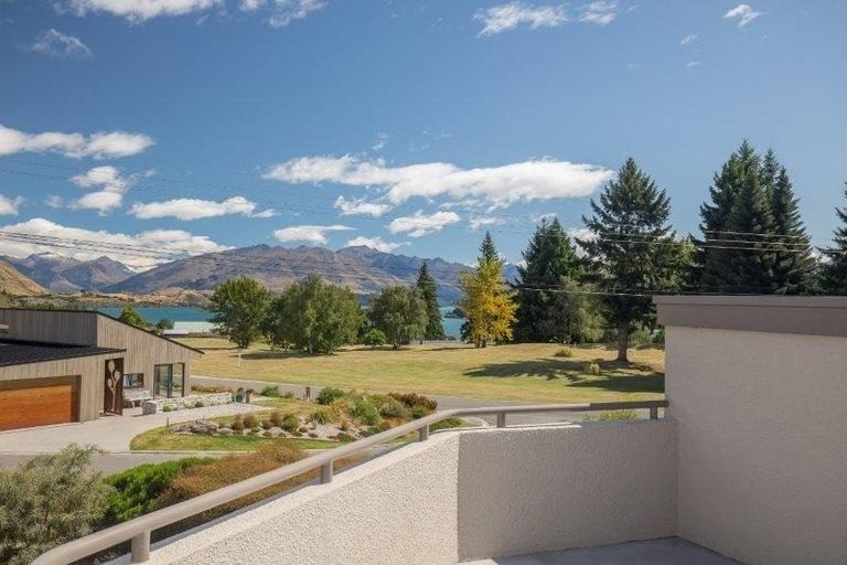 Photo of property in 61 Kennedy Crescent, Wanaka, 9305