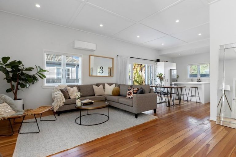 Photo of property in 8a Bains Avenue, Hamilton East, Hamilton, 3216