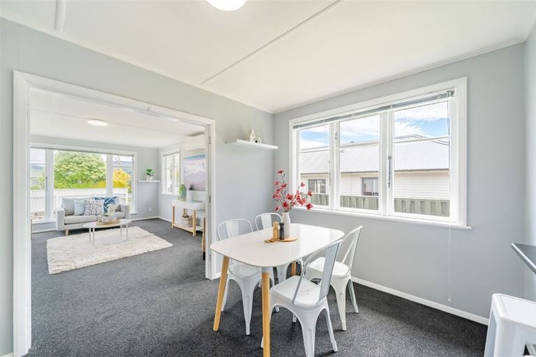 Photo of property in 4 Ventura Avenue, Ebdentown, Upper Hutt, 5018