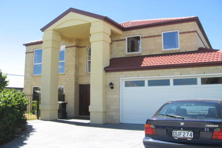 Photo of property in 11 Amamoor Street, Northwood, Christchurch, 8051