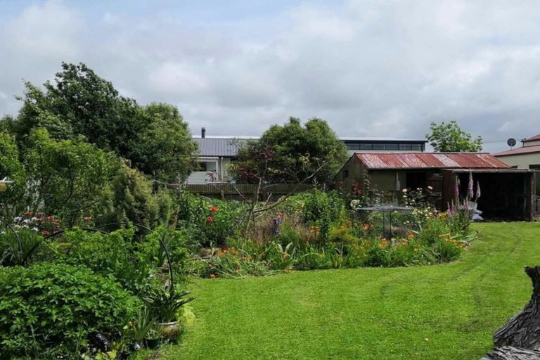 Photo of property in 18 Studholme Street, Waimate, 7924