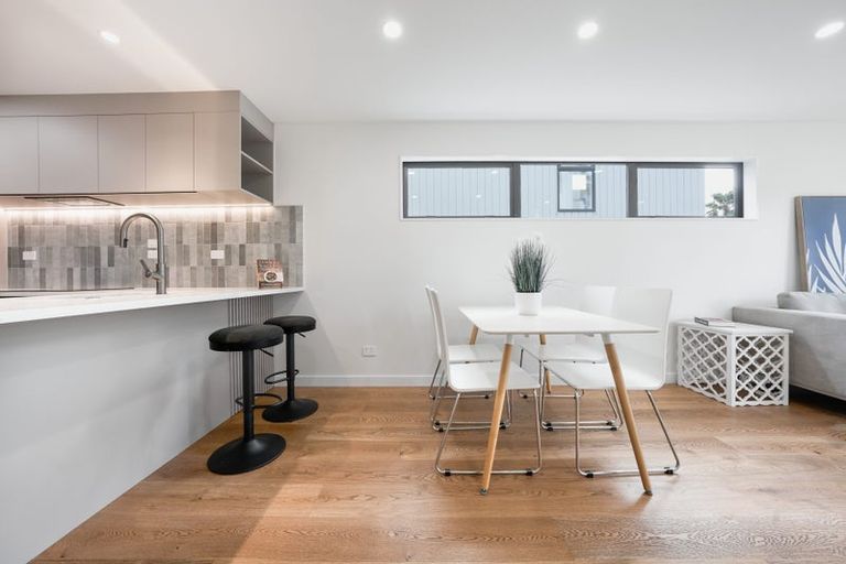 Photo of property in 23b Caribbean Drive, Unsworth Heights, Auckland, 0632