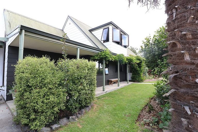 Photo of property in 21 Abercrombie Street, Milton, 9220