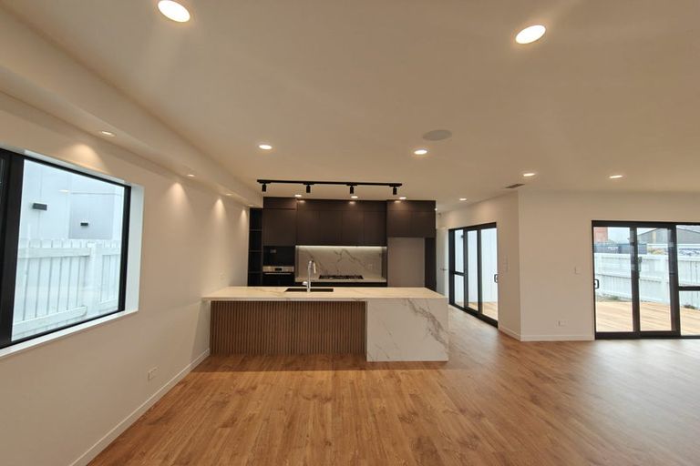 Photo of property in 1 Pukeko Road, Hobsonville, Auckland, 0616