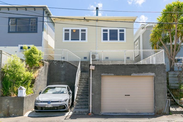 Photo of property in 7 Torquay Terrace, Newtown, Wellington, 6021
