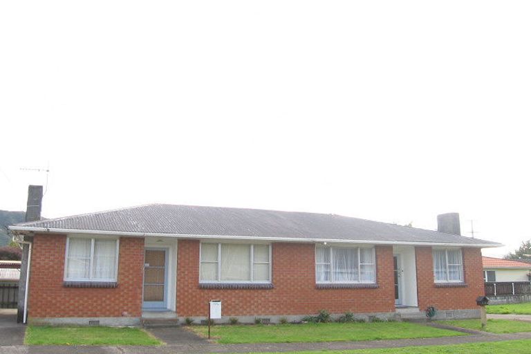 Photo of property in 17 Cecil Street, Clouston Park, Upper Hutt, 5018
